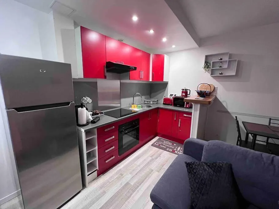 Apartment Le Red Light : Apt 4 Prs, Clim, 300M Des Plages Antibes France